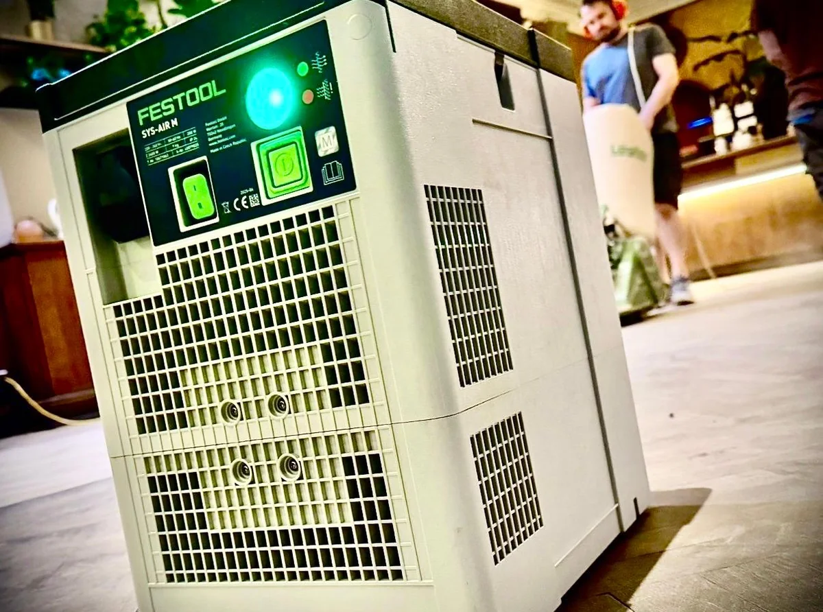 Oczyszczacz powietrza Festool SYS-AIR M na budowie